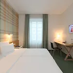 Moma1890 Boutique 4*