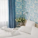 Moma1890 Boutique 4*